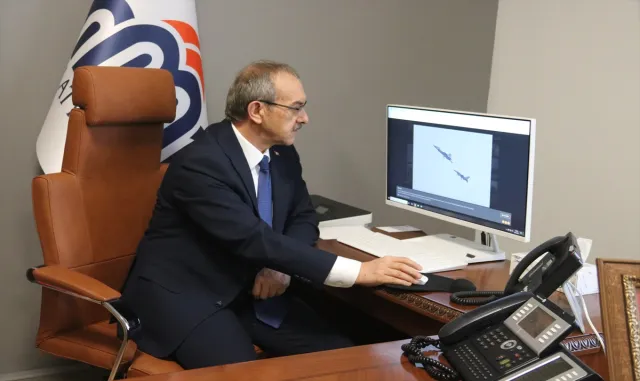 Malatya Valisi Yavuz, AA’nın "Yılın Kareleri" oylamasına katıldı Malatya Valisi Yavuz, AA’nın "Yılın Kareleri" oylamasına katıldı
