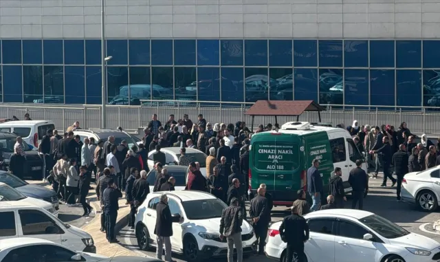 Mersin’deki silahlı kavgaya ilişkin 3 şüpheli tutuklandı Mersin’deki silahlı kavgaya ilişkin 3 şüpheli tutuklandı