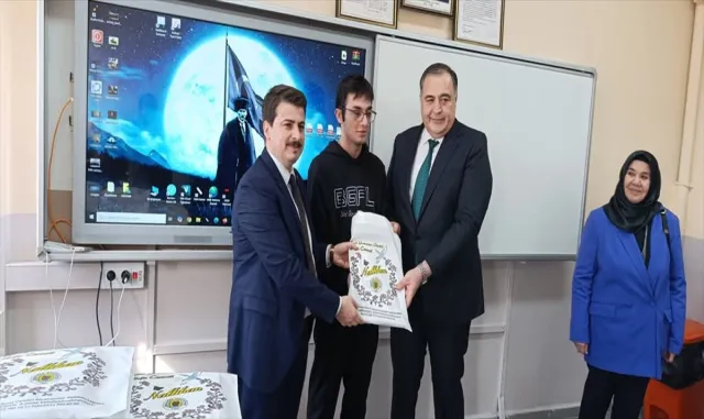 Nallıhan Belediyesinden öğrencilere kitap desteği Nallıhan Belediyesinden öğrencilere kitap desteği