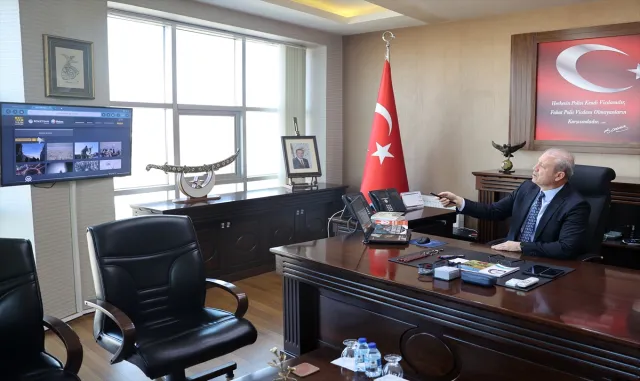 Nevşehir İl Emniyet Müdürü Loğoğlu, AA’nın "Yılın Kareleri" oylamasına katıldı Nevşehir İl Emniyet Müdürü Loğoğlu, AA’nın "Yılın Kareleri" oylamasına katıldı