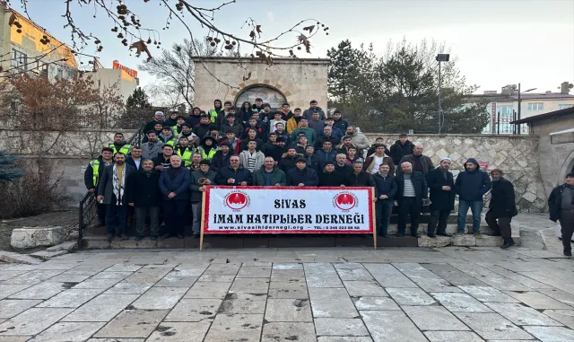 Önder Sivas İmam Hatipliler Derneği sabah namazında buluştu Önder Sivas İmam Hatipliler Derneği sabah namazında buluştu