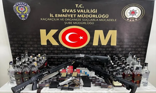 Sivas’ta 50 litre kaçak alkol ele geçirildi Sivas’ta 50 litre kaçak alkol ele geçirildi