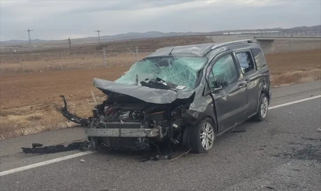 Yozgat’ta devrilen hafif ticari araçtaki 1 kişi öldü, 1 kişi yaralandı Yozgat’ta devrilen hafif ticari araçtaki 1 kişi öldü, 1 kişi yaralandı