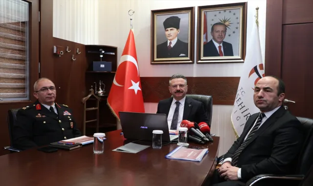 Eskişehir’de "Güvenlik Bilgilendirme Toplantısı" yapıldı Eskişehir’de "Güvenlik Bilgilendirme Toplantısı" yapıldı