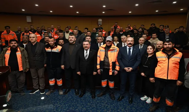 Gölbaşı Belediyesi’nde toplu iş sözleşmesi imzalandı Gölbaşı Belediyesi’nde toplu iş sözleşmesi imzalandı