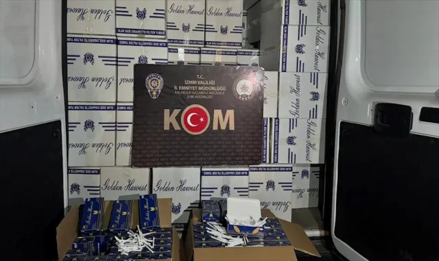 İzmir’de 7 milyon 320 bin kaçak makaron ele geçirildi İzmir’de 7 milyon 320 bin kaçak makaron ele geçirildi