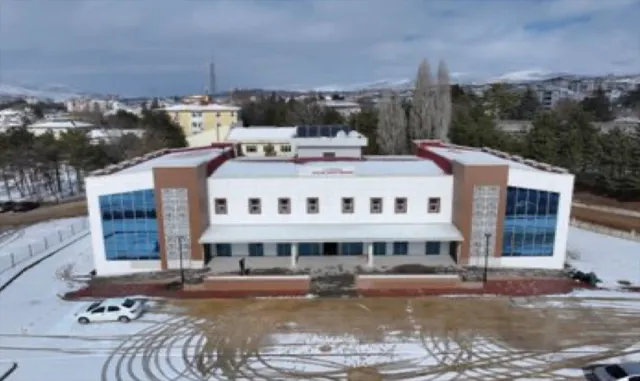 Kırşehir Valisi Demiryürek, Sağlıklı Hayat Merkezi’nde incelemede bulundu Kırşehir Valisi Demiryürek, Sağlıklı Hayat Merkezi’nde incelemede bulundu