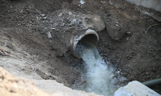 Malatya’da inşaat temellerinde çıkan yer altı suyu sulamada kullanılacak Malatya’da inşaat temellerinde çıkan yer altı suyu sulamada kullanılacak
