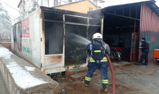 Seydişehir’de işyerinde çıkan yangında 1 kişi dumandan etkilendi Seydişehir’de işyerinde çıkan yangında 1 kişi dumandan etkilendi