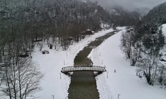 Sinop’ta Erfelek Tatlıca Şelaleleri Tabiat Parkı kar sonrası görüntülendi Sinop’ta Erfelek Tatlıca Şelaleleri Tabiat Parkı kar sonrası görüntülendi