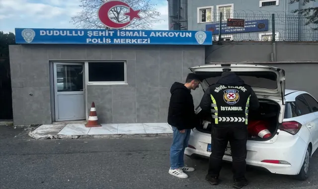 Ümraniye’de aracıyla tehlikeli hareketler yapan sürücüye para cezası Ümraniye’de aracıyla tehlikeli hareketler yapan sürücüye para cezası
