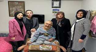 Beypazarı ilçesinde AK Partili kadınlardan yaşlılara ziyaret