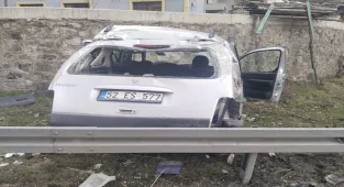 Gümüşhane'de takla atan kamyonetteki 4 kişi yaralandı