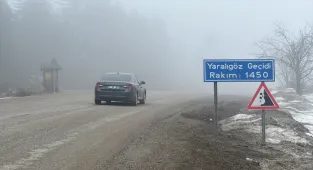 Kastamonu'daki Yaralıgöz Geçidi'nde sis nedeniyle görüş mesafesi düştü