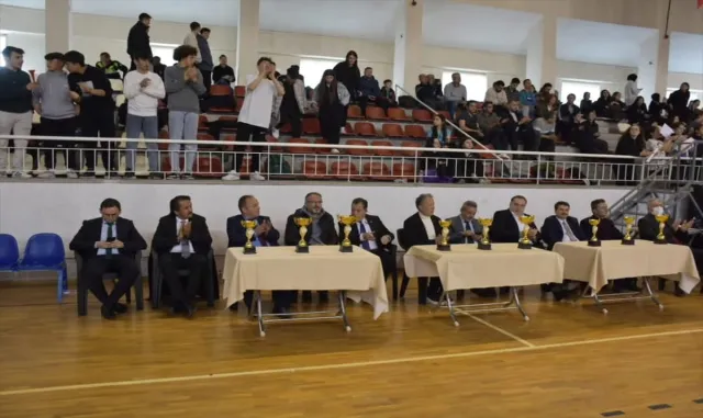 Nallıhan ilçesinde okullar arası voleybol turnuvası tamamlandı