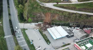 GÜNCELLEME - Samsun'da baba ve 2 kızının öldüğü heyelanla ilgili akaryakıt istasyonunun sahibi de gözaltına alındı