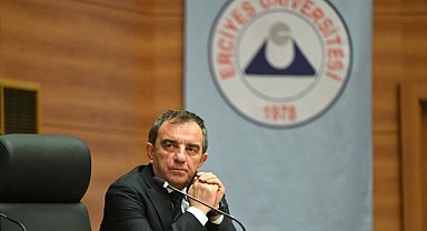 Prof. Dr. Özdarendeli, konferansta konuştu