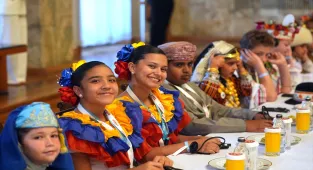 TBMM Başkanı Kurtulmuş, dünya çocuklarını kabul etti:
