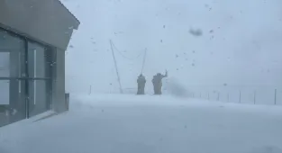 Antalya'da Tahtalı Dağı zirvesine kar yağdı