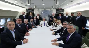 Cumhurbaşkanı Erdoğan, Arnavutluk ziyaretinin ardından uçakta gazetecilerin sorularını yanıtladı: (1)