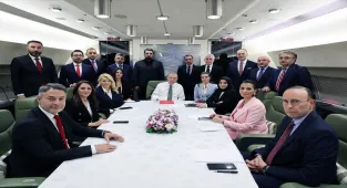 Cumhurbaşkanı Erdoğan, Azerbaycan ziyareti dönüşü gazetecilerin sorularını yanıtladı: (1)