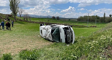 Kayseri'de öğrenci servisi devrildi! 16 yaralı
