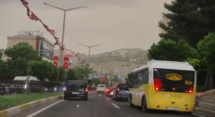 Mardin'de sağanak, fırtına ve toz taşınımı etkili oldu