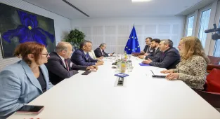 CHP Genel Başkanı Özel, Brüksel'de temaslarda bulundu