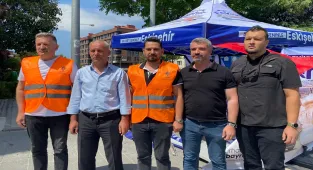 Eskişehir'de AK Parti'nin standına zarar verdiği öne sürülen şüpheli tutuklandı