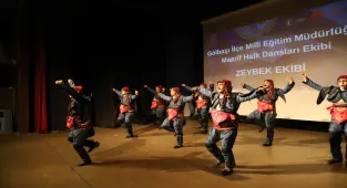 Gölbaşı'nda Maarif Halk Dansları Topluluğu'ndan yıl sonu gösterisi
