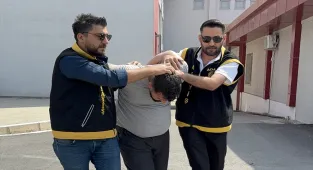 GÜNCELLEME - Adana'da annesini bıçakla öldüren şüpheli tutuklandı