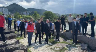 GÜNCELLEME - Giresun'da serinlemek için babasıyla denize giren çocuk aranıyor