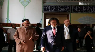 Gürcistan Başbakanı Kobakhidze, Tiflis Cuma Camisi'nden Müslümanların Kurban Bayramı'nı kutladı