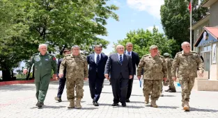Milli Savunma Bakanı Güler: Halihazırda komşumuz İran'da yaşanan son olaylar nedeniyle sınırlarımızdaki güvenlik tedbirleri artırılmıştır