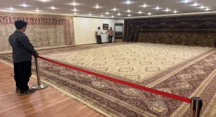 Nevşehir'de 102 metrekarelik ipek halı ilgi görüyor