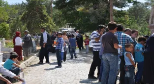 Sorgun'da mezarlıklara bayram ziyareti