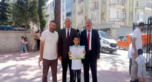 Sorgun'da öğrenciler karne sevinci yaşadı