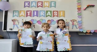 Trabzon ve çevre illerde öğrenciler karne heyecanı yaşadı