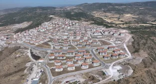 Bakan Kurum, Balıkesir'de yapımı tamamlanan TOKİ konutlarını paylaştı: