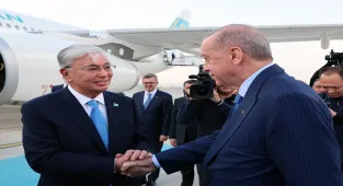 Cumhurbaşkanı Erdoğan, Kazakistan Cumhurbaşkanı Tokayev'i resmi törenle karşıladı