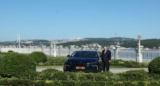 Cumhurbaşkanı Erdoğan, Togg'un yeni modeli T10F'yi test etti