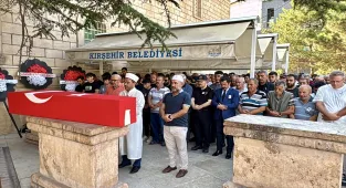 Diyarbakır'da trafik kazasında vefat eden polis memuru Kırşehir'de toprağa verildi