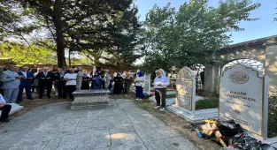 Gül Yetiştiren Adam Rasim Özdenören, vefatının 3. yılında kabri başında anıldı