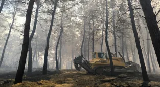 GÜNCELLEME 3 - Antalya'da ormanlık alanlarda çıkan yangınlara müdahale ediliyor