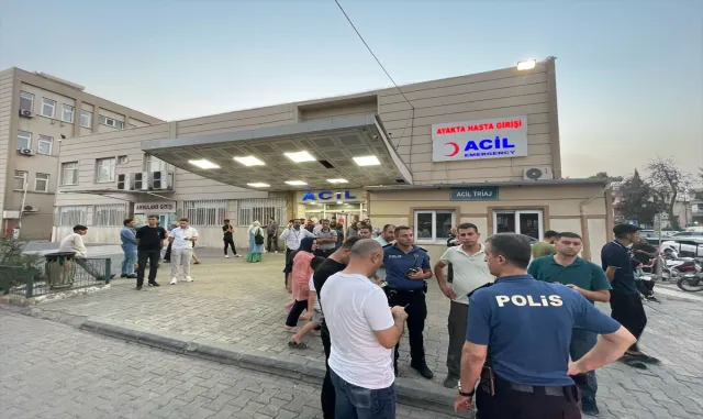 GÜNCELLEME 3 - Şanlıurfa'da hastanede bıçaklı saldırıya uğrayan başhekim yardımcısı ve güvenlik görevlisi yaralandı