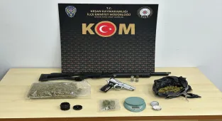 GÜNCELLEME - Edirne'de evinde uyuşturucu ve ruhsatsız silah bulunan zanlı tutuklandı