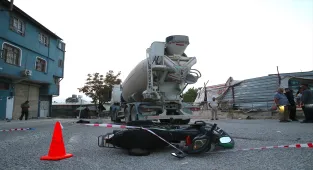 GÜNCELLEME - Hatay'da beton mikseriyle çarpışan motosikletteki 2 kişi öldü