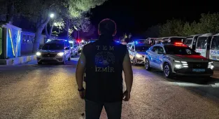 İzmir merkezli FETÖ operasyonunda gözaltı sayısı 270'e yükseldi