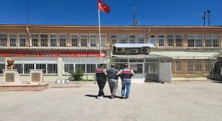 Kırmızı bültenle aranan şüpheli Eskişehir'de yakalandı