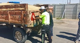 Kırşehir'de hasat dönemindeki 55 traktör römorkuna reflektör takıldı